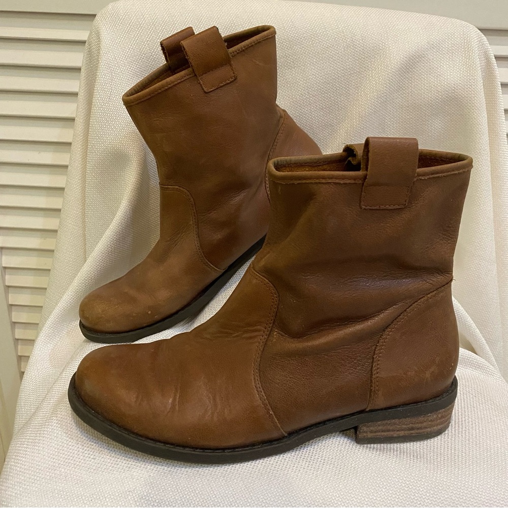 Sole Society Natasha Vintage Cognac Leather Pull On Boots Rubber Sole W 7